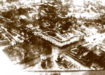 Аэрофотосъемка, здание кинотеатра «Спартак» в левом верхнем углу, 1920-е годы