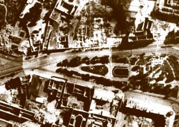 Аэрофотосъемка, здание кинотеатра «Спартак» в центре, 1943 год
